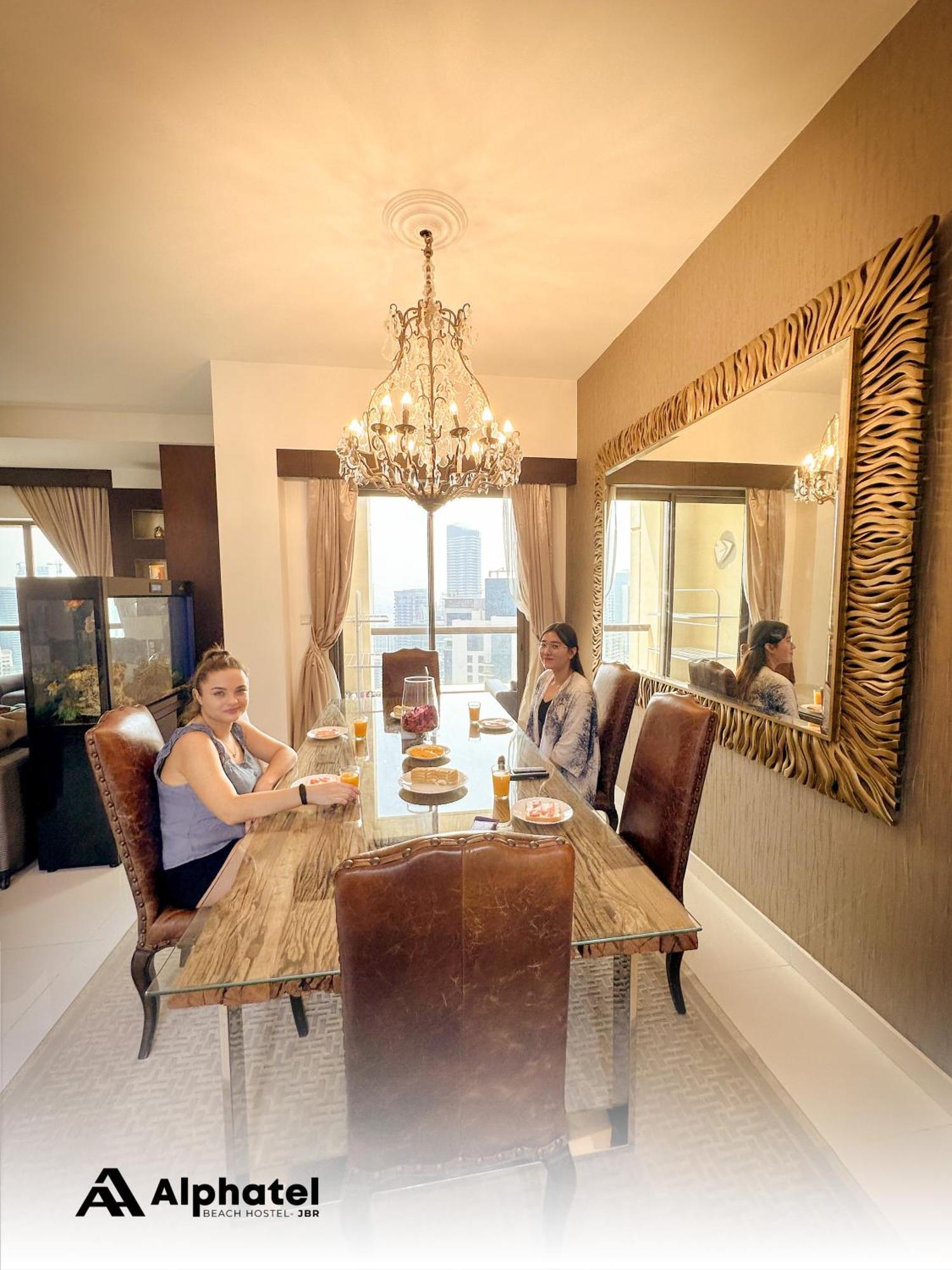 Privatunterkunft Alphatel Jbr Marina *